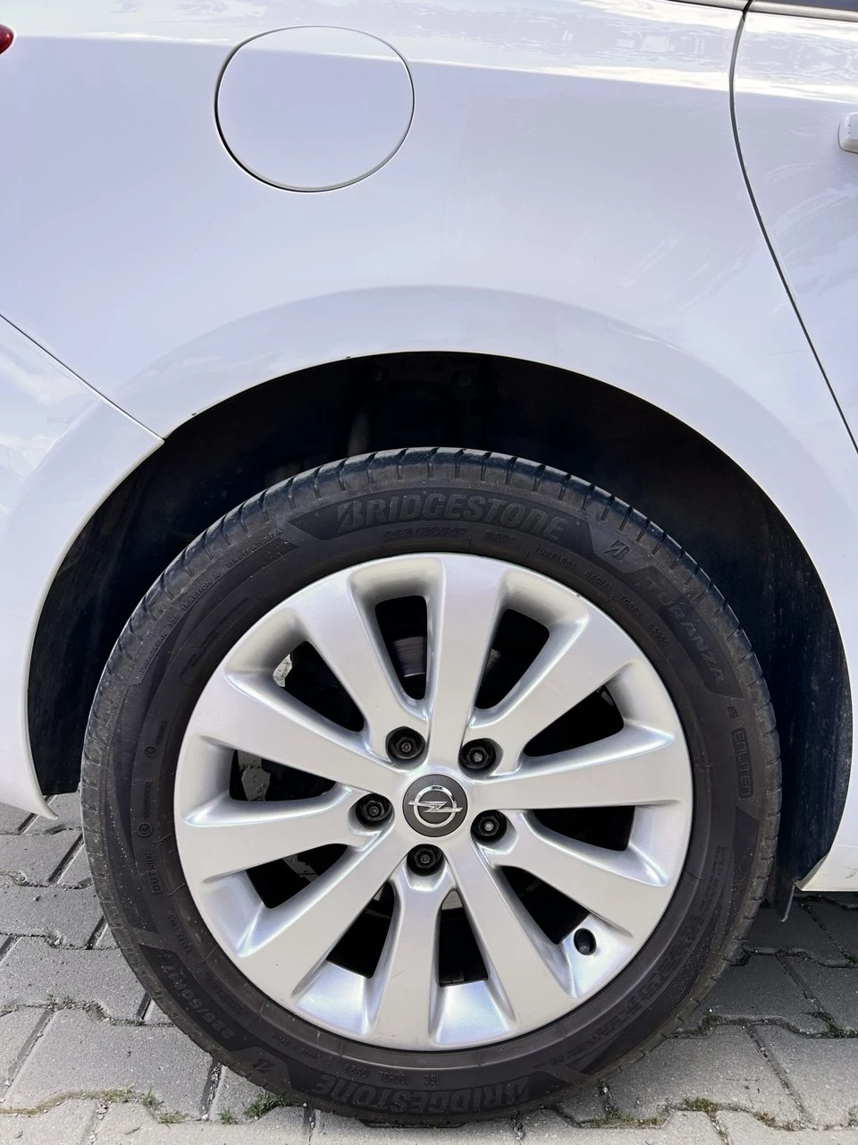 Opel Astra 1.6 CDTI Гаранция + сервизна книжка, снимка 11 - Автомобили и джипове - 55180977