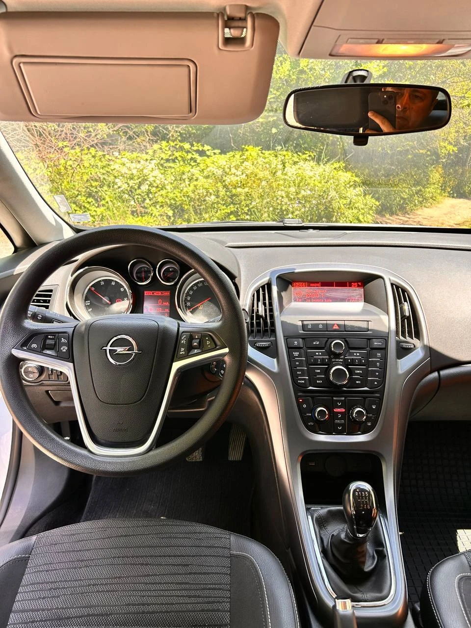 Opel Astra 1.6 CDTI Гаранция + сервизна книжка, снимка 12 - Автомобили и джипове - 55180977