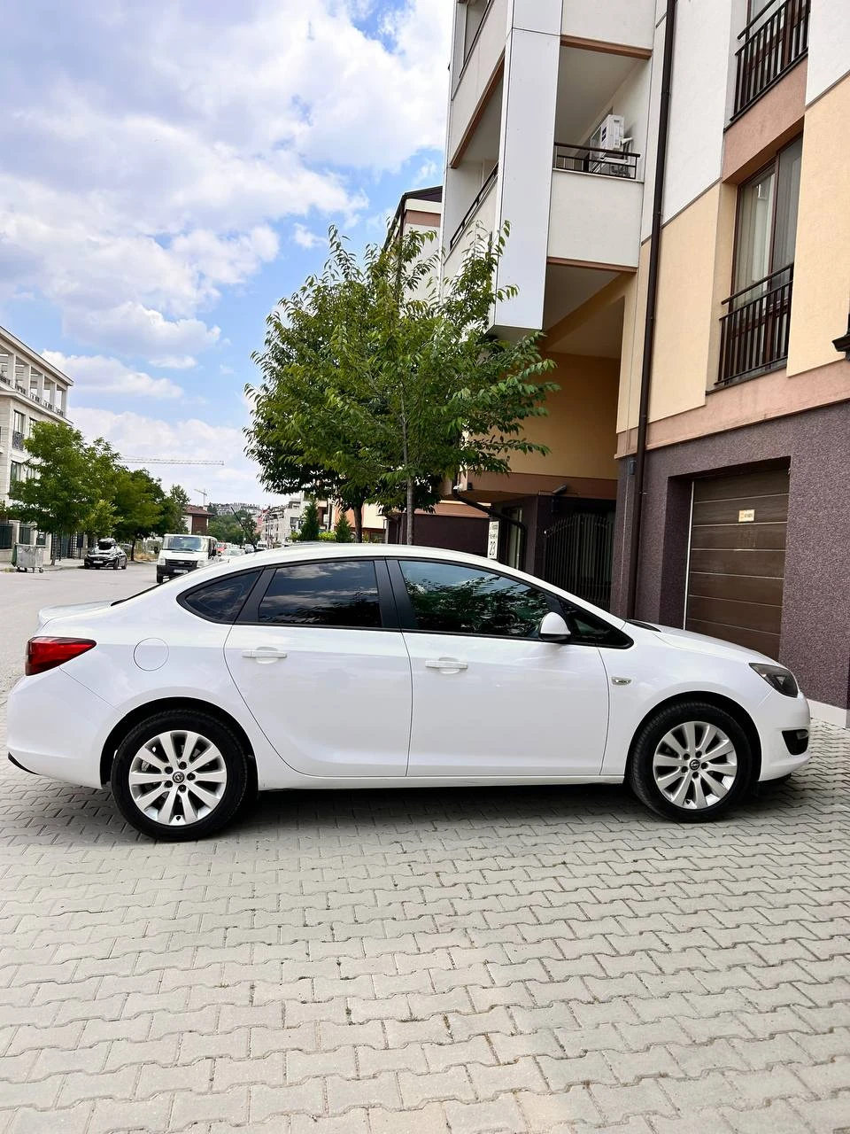 Opel Astra 1.6 CDTI Гаранция + сервизна книжка, снимка 7 - Автомобили и джипове - 55180977