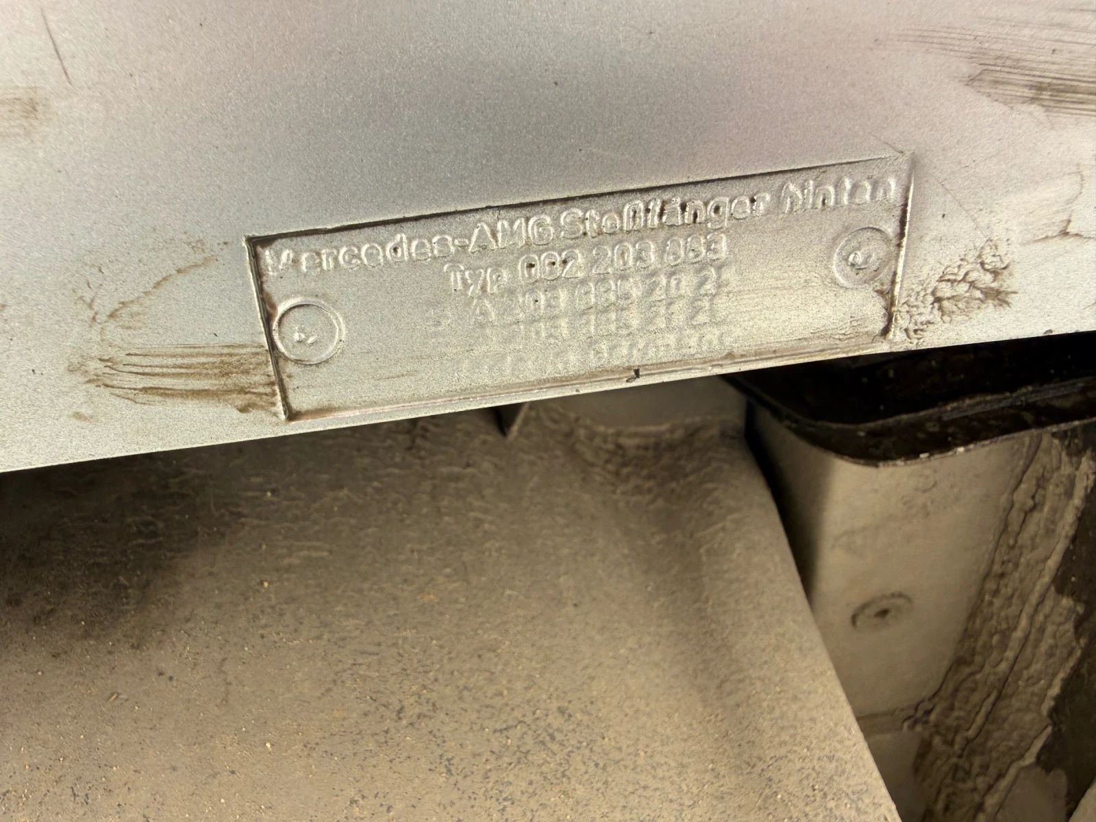 Mercedes-Benz C 220  Avantgarde AMG, снимка 14 - Автомобили и джипове - 54989800