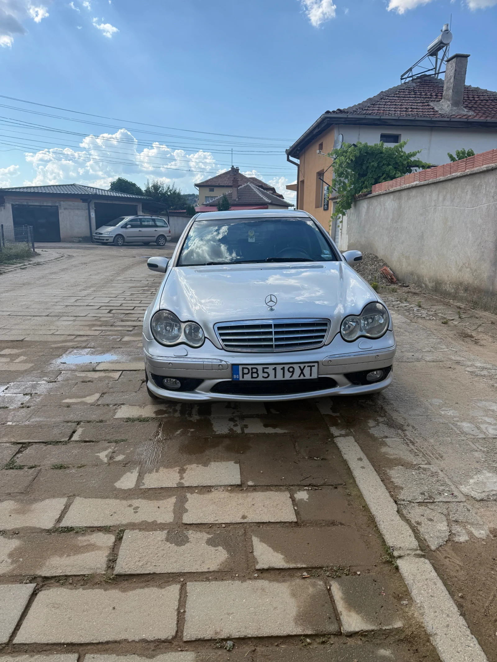 Mercedes-Benz C 220  Avantgarde AMG, снимка 5 - Автомобили и джипове - 54989800
