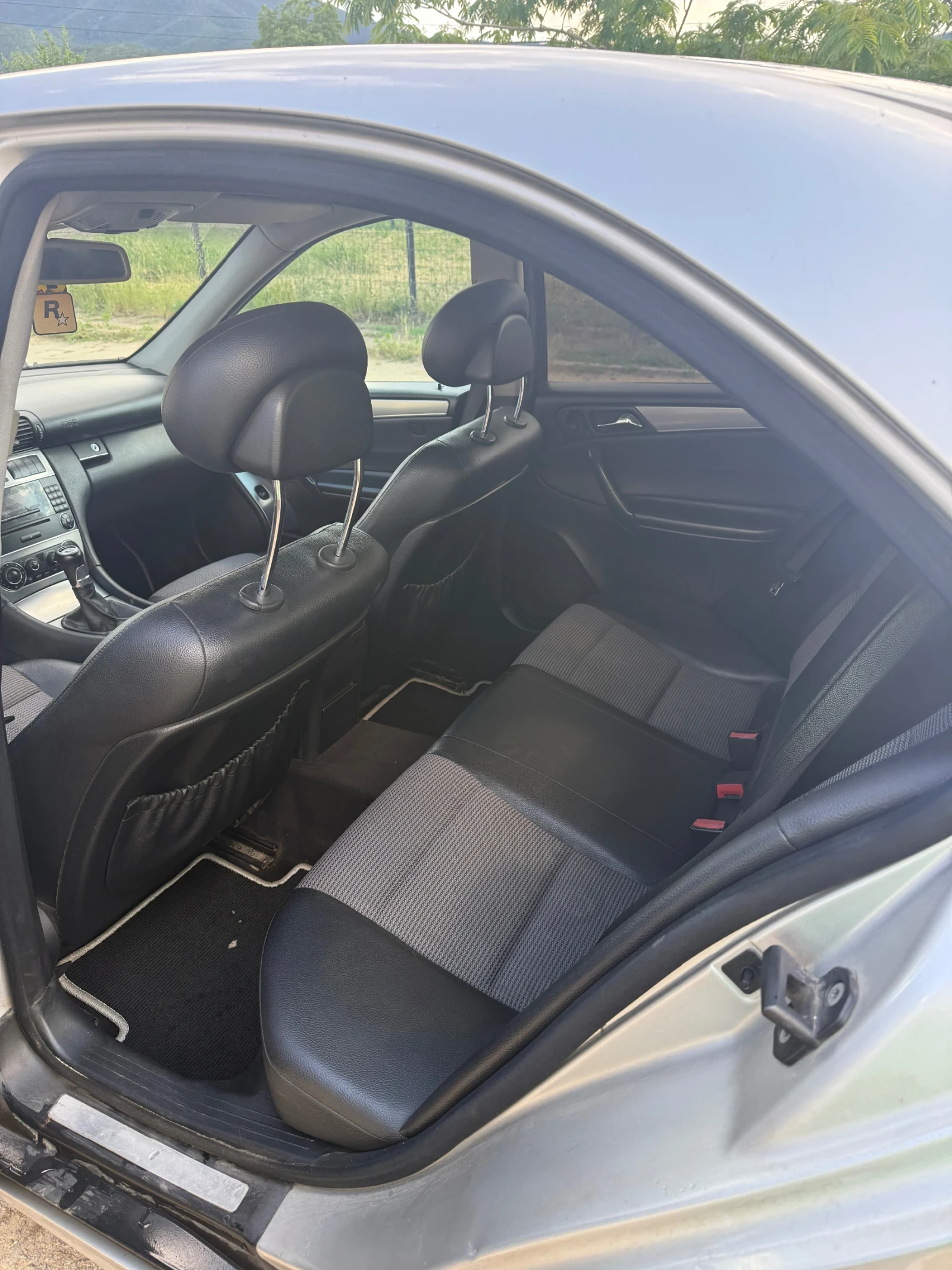 Mercedes-Benz C 220  Avantgarde AMG, снимка 7 - Автомобили и джипове - 54989800