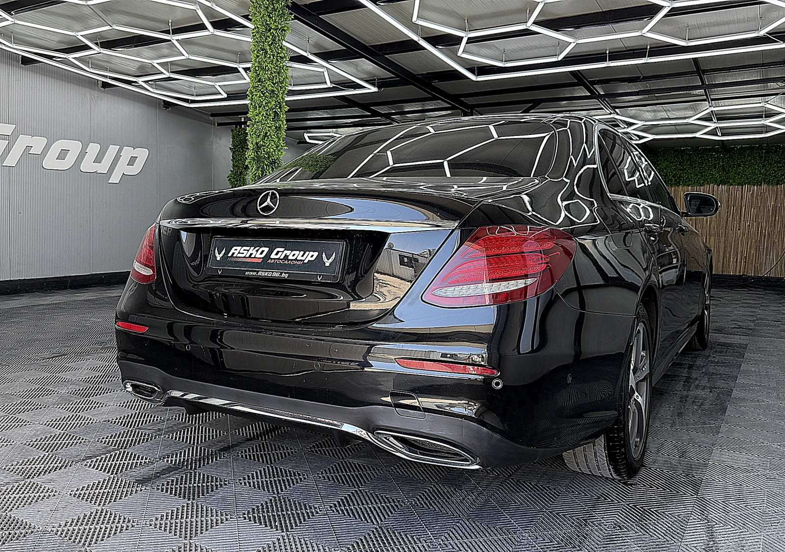 Mercedes-Benz E 220 360-K/AMG-line/PANORAMA/9gt/СОБСТВЕН ЛИЗИНГ, снимка 6 - Автомобили и джипове - 55091090
