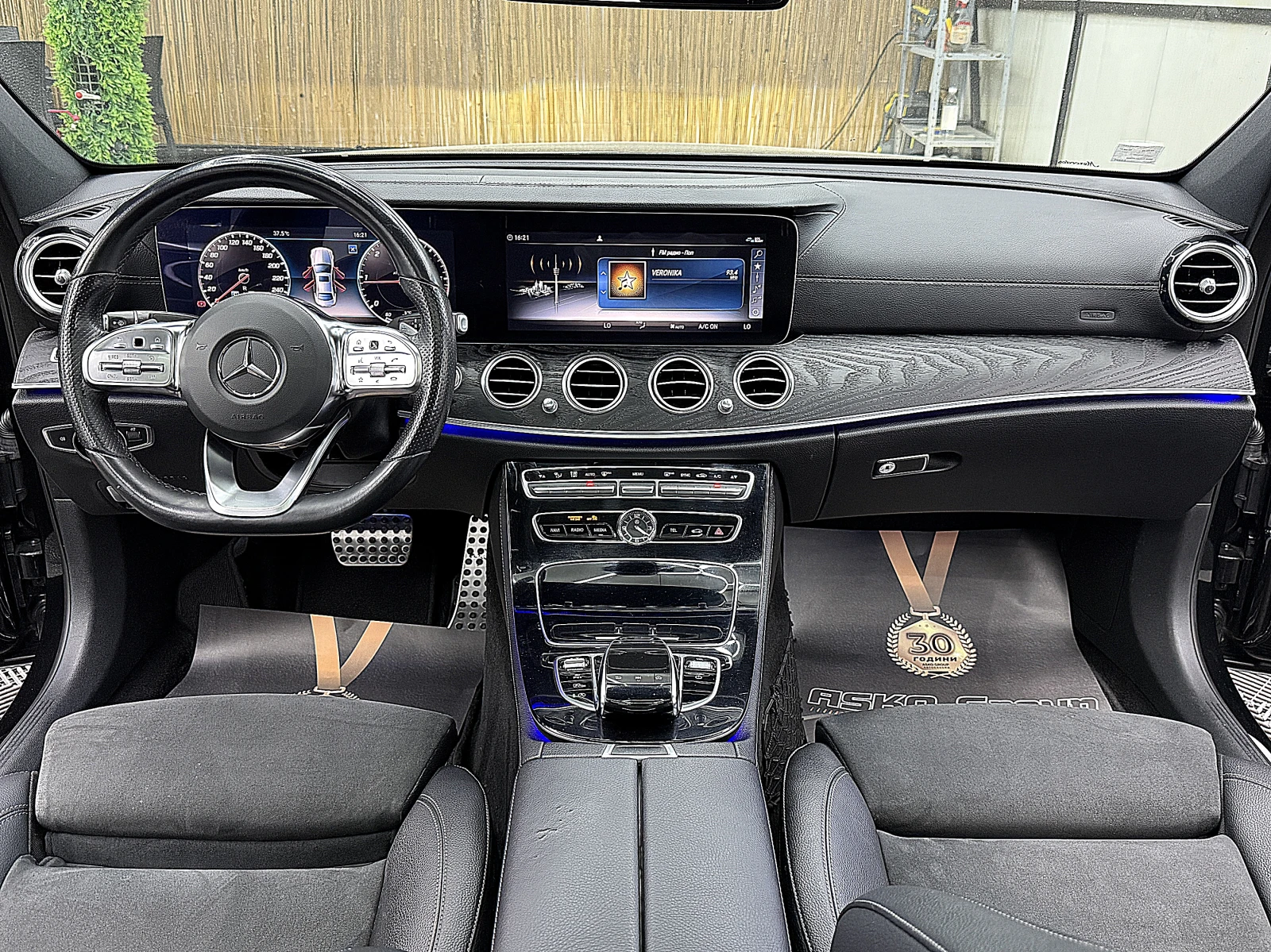 Mercedes-Benz E 220 360-K/AMG-line/PANORAMA/9gt/СОБСТВЕН ЛИЗИНГ, снимка 14 - Автомобили и джипове - 55091090