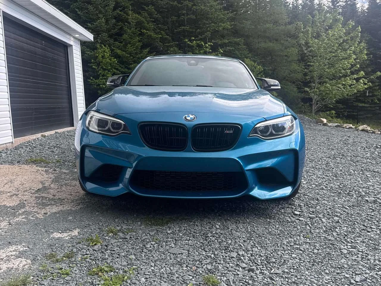 BMW M2 | CARFAX | БЕЗ ПЪРВОНАЧАЛНА ВНОСКА, снимка 2 - Автомобили и джипове - 55106114