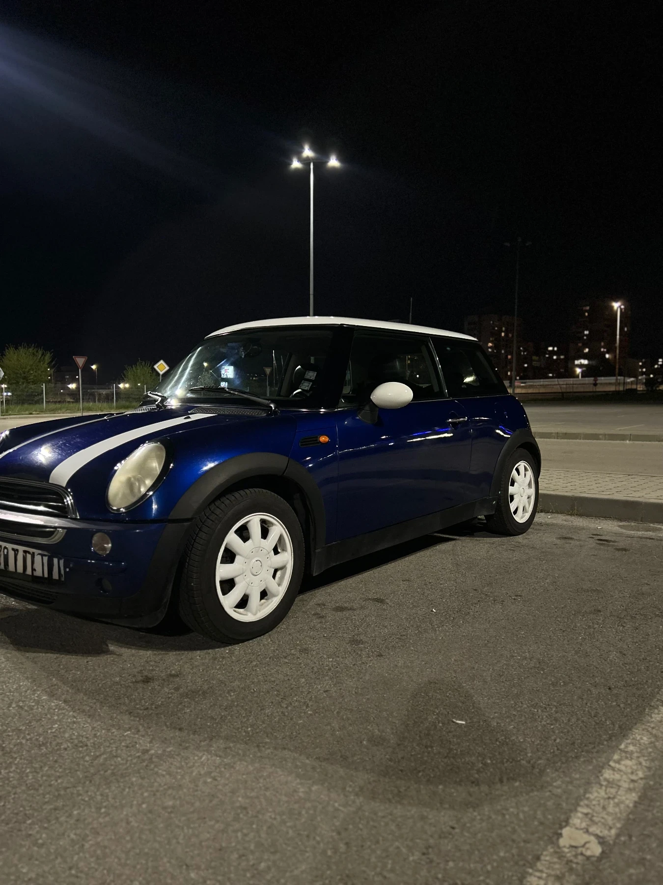Mini One, снимка 2 - Автомобили и джипове - 55159004