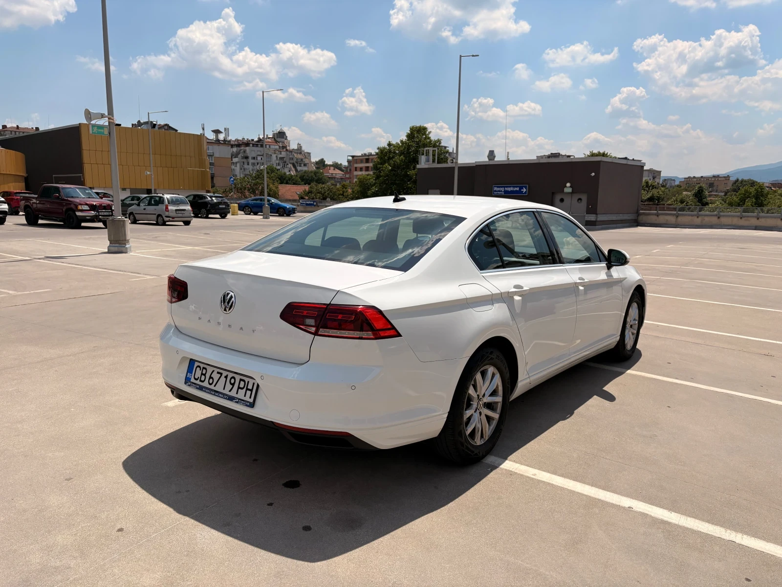 VW Passat, снимка 4 - Автомобили и джипове - 55326334