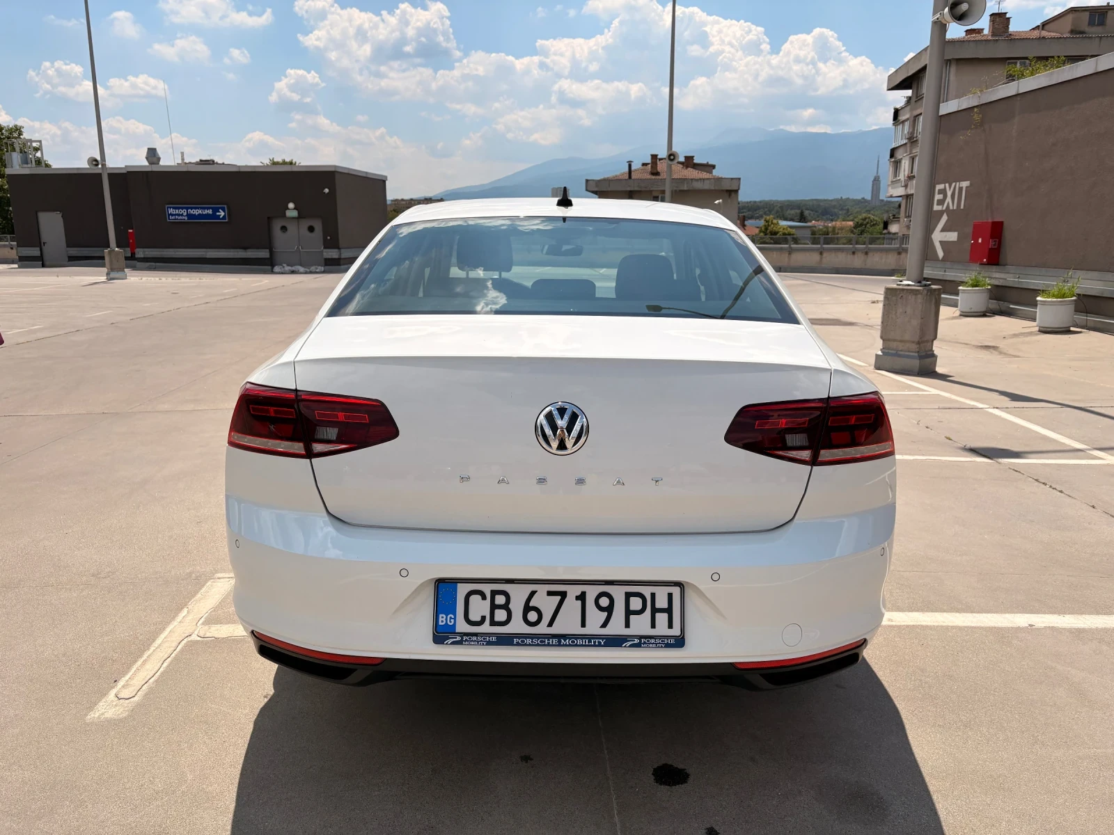 VW Passat, снимка 5 - Автомобили и джипове - 55326334