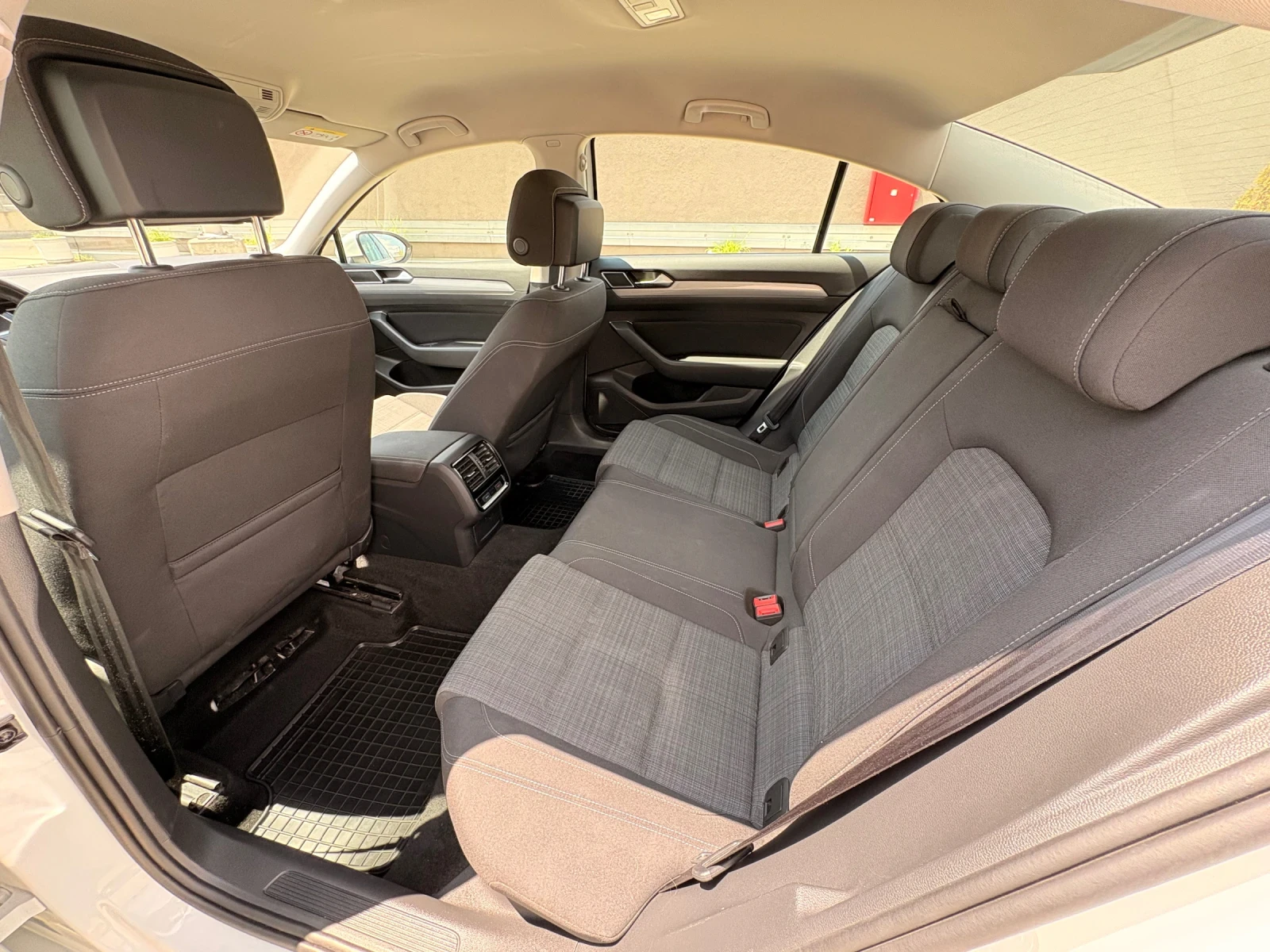 VW Passat, снимка 11 - Автомобили и джипове - 55326334