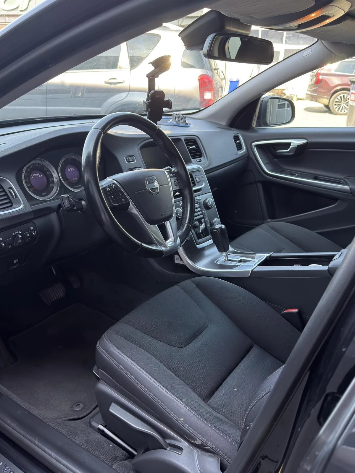 Volvo S60 2.0 D3-ЕВРО 5A-АВТОМАТИК-НАВИГАЦИЯ, снимка 4 - Автомобили и джипове - 55369429
