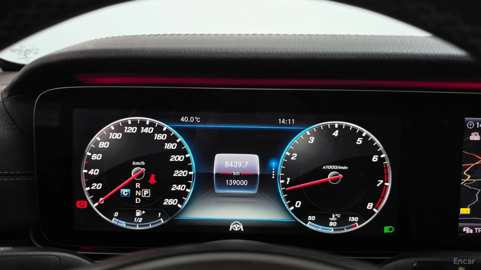 Mercedes-Benz E 400 4MATIC EXCLUSIVE* HUD* КОЖА* НАВИ* ПАНО* АВТОКРЕДИ, снимка 6 - Автомобили и джипове - 55664574