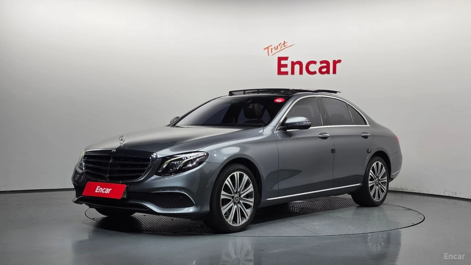Mercedes-Benz E 400 4MATIC EXCLUSIVE* HUD* КОЖА* НАВИ* ПАНО* АВТОКРЕДИ