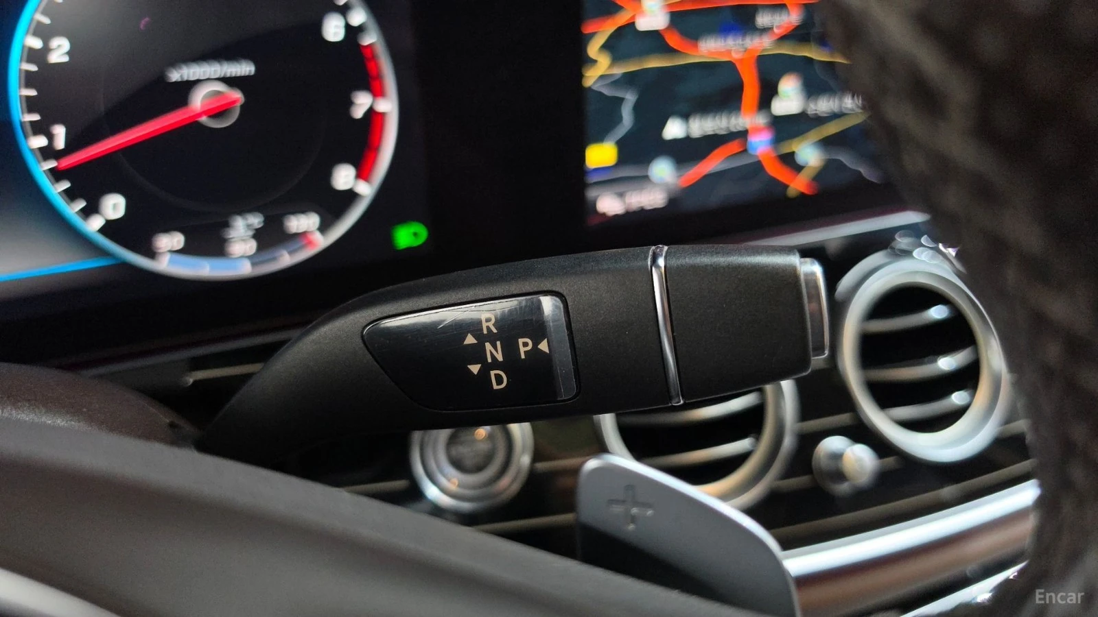 Mercedes-Benz E 400 4MATIC EXCLUSIVE* HUD* КОЖА* НАВИ* ПАНО* АВТОКРЕДИ, снимка 7 - Автомобили и джипове - 55664574