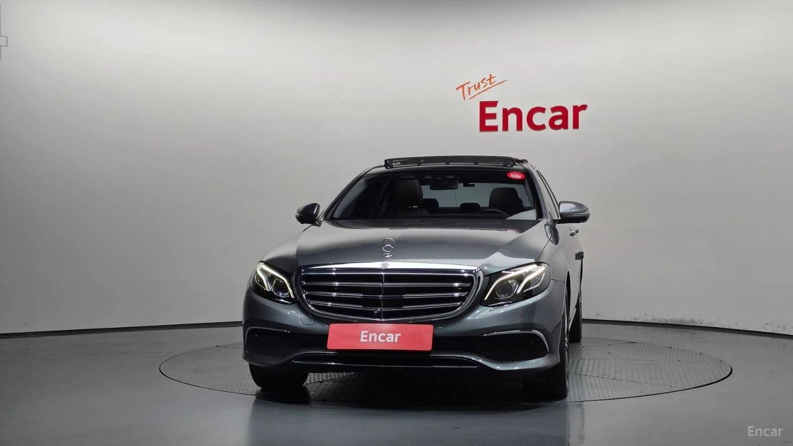 Mercedes-Benz E 400 4MATIC EXCLUSIVE* HUD* КОЖА* НАВИ* ПАНО* АВТОКРЕДИ, снимка 3 - Автомобили и джипове - 55664574