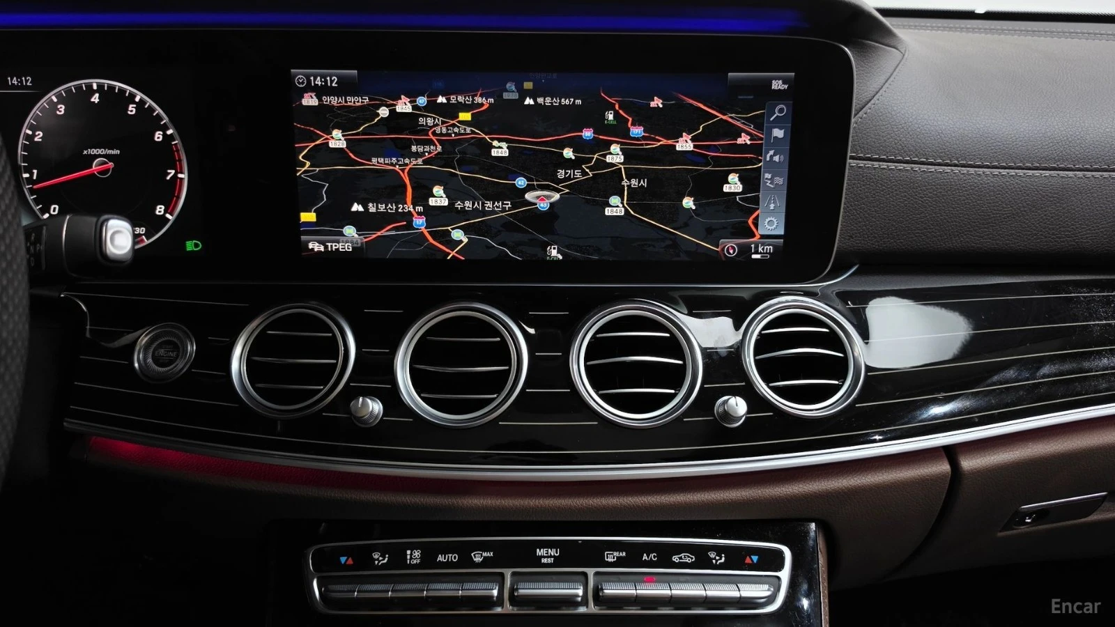 Mercedes-Benz E 400 4MATIC EXCLUSIVE* HUD* КОЖА* НАВИ* ПАНО* АВТОКРЕДИ, снимка 12 - Автомобили и джипове - 55664574