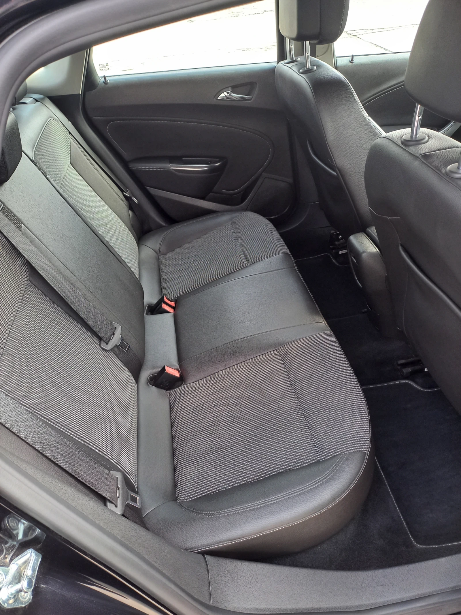 Opel Astra, снимка 12 - Автомобили и джипове - 55670031