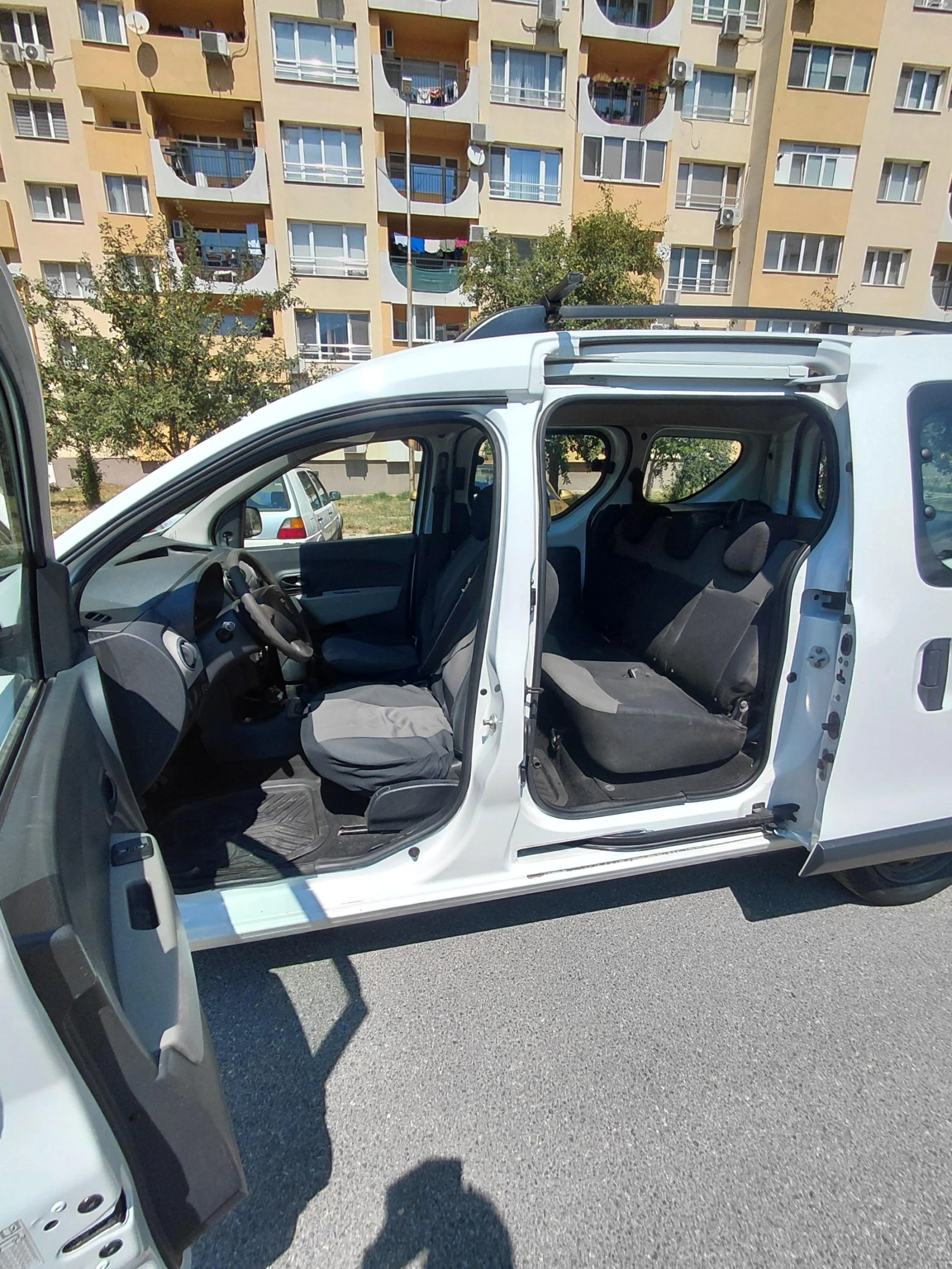 Dacia Dokker, снимка 8 - Автомобили и джипове - 55796819