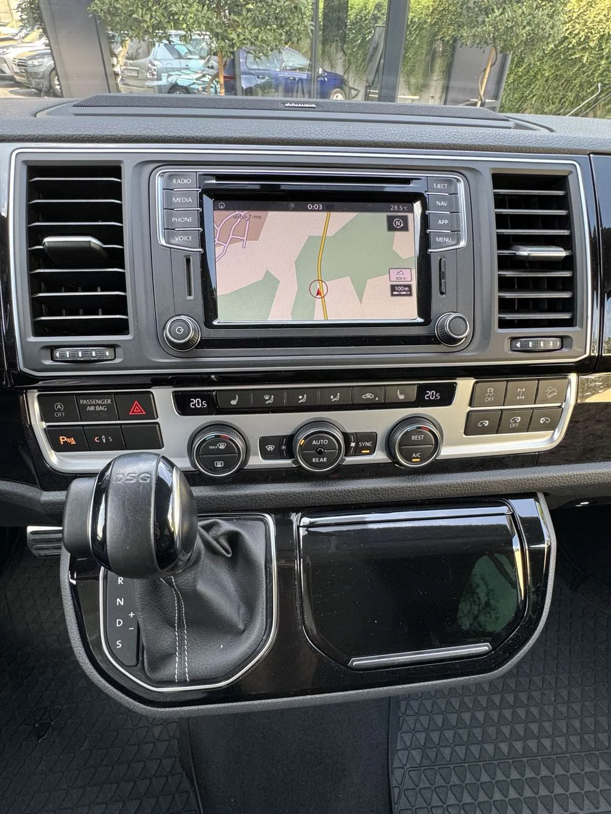 VW Multivan BUSINESS 4 MOTION, снимка 15 - Автомобили и джипове - 55799108