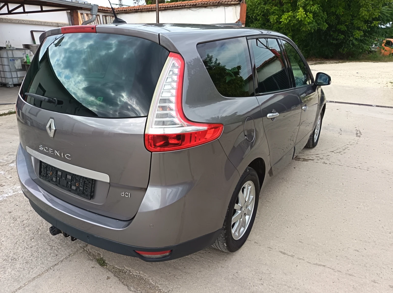Renault Scenic 1.9dci 130кс, снимка 4 - Автомобили и джипове - 55849422