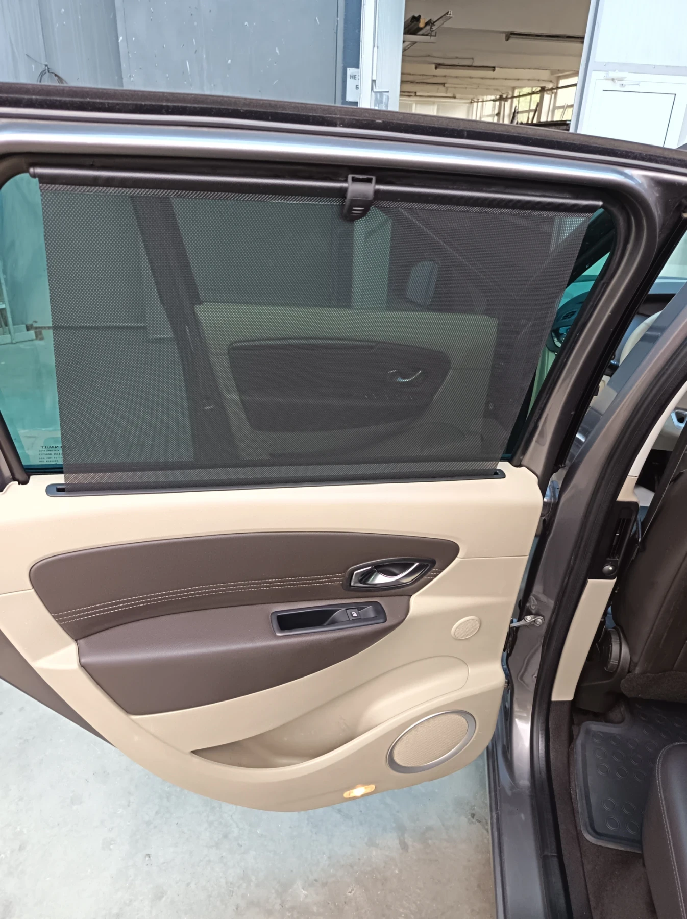 Renault Scenic 1.9dci 130кс, снимка 14 - Автомобили и джипове - 55849422