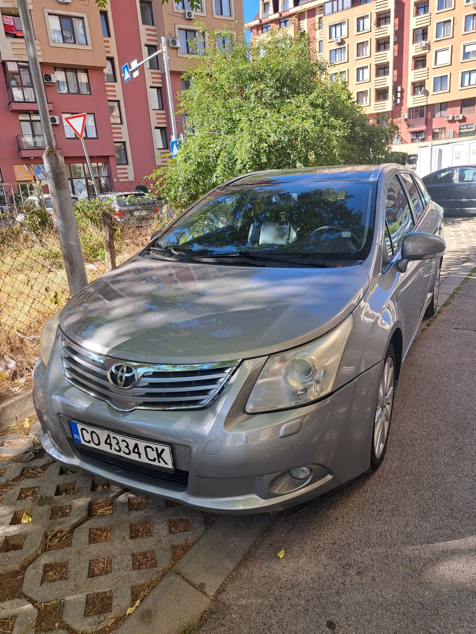 Toyota Avensis, снимка 2 - Автомобили и джипове - 55975721
