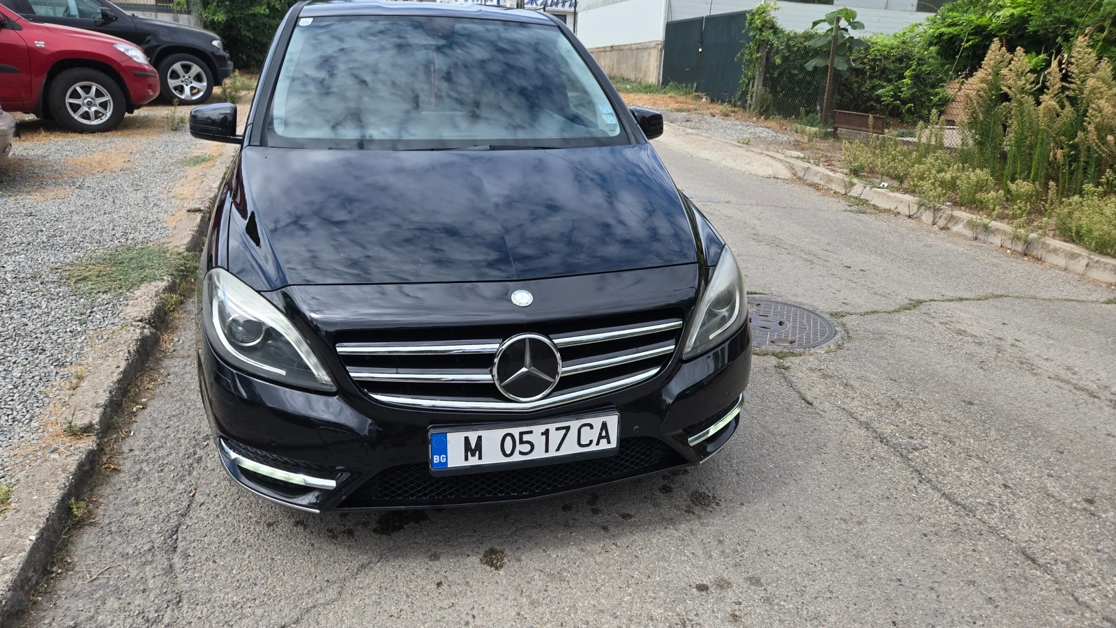 Mercedes-Benz B 180