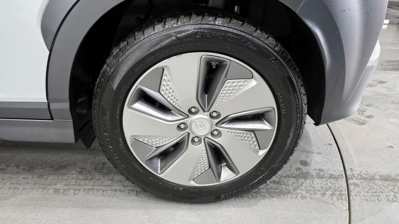 Hyundai Kona Elektrik Проверена, снимка 3 - Автомобили и джипове - 52575853