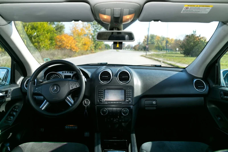 Mercedes-Benz ML 320, снимка 4 - Автомобили и джипове - 53025278