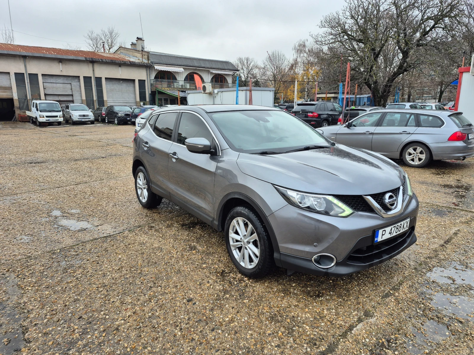 Nissan Qashqai 126.000 км Навигация .КАМЕРА . БЕНЗИН - изображение 3