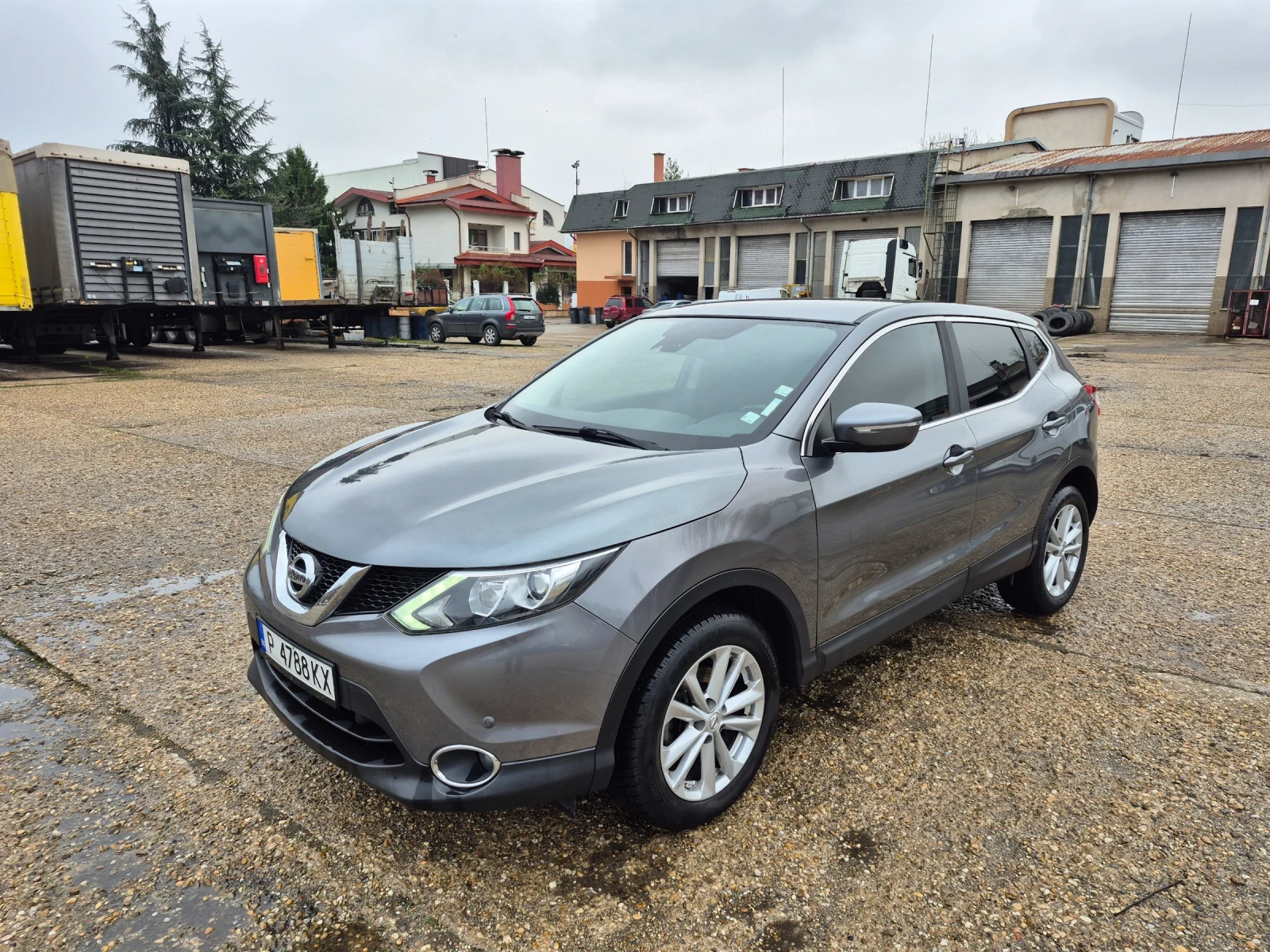 Nissan Qashqai 126.000 км Навигация .КАМЕРА . БЕНЗИН - изображение 2