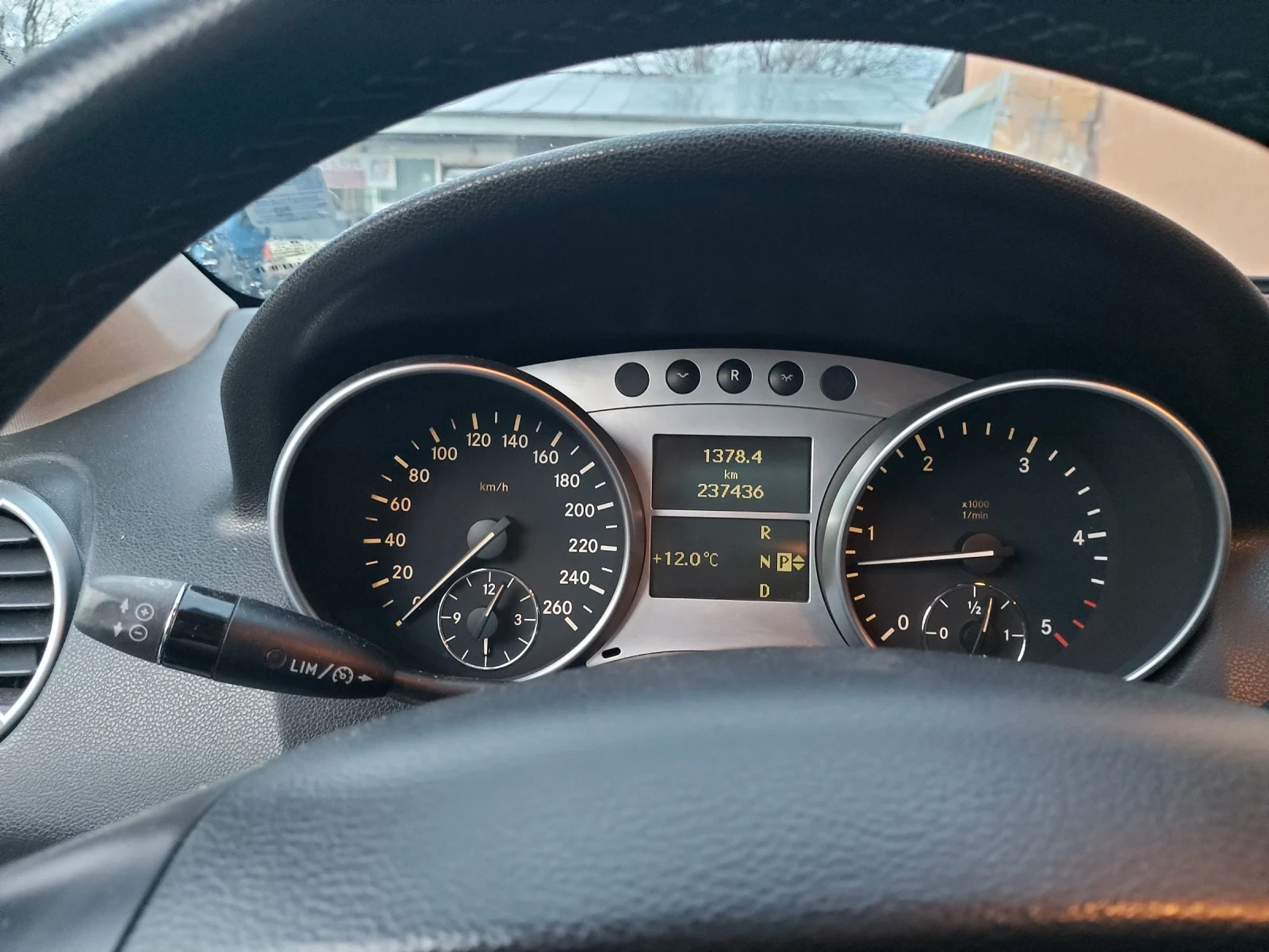 Mercedes-Benz ML 320  - изображение 6