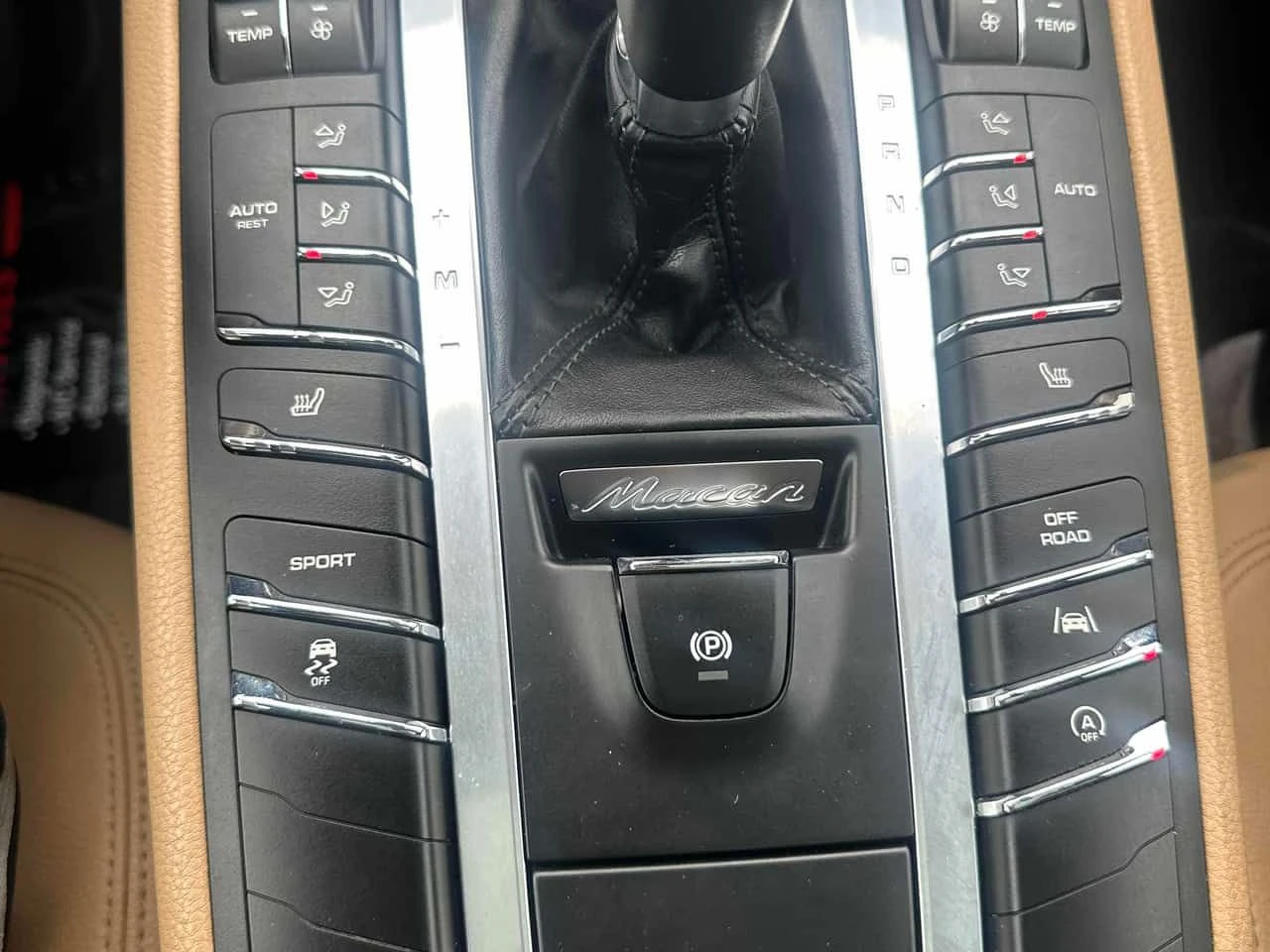 Porsche Macan * AWD* CARFAX * Подгрев* Панорама* КЛИП, снимка 11 - Автомобили и джипове - 53940106