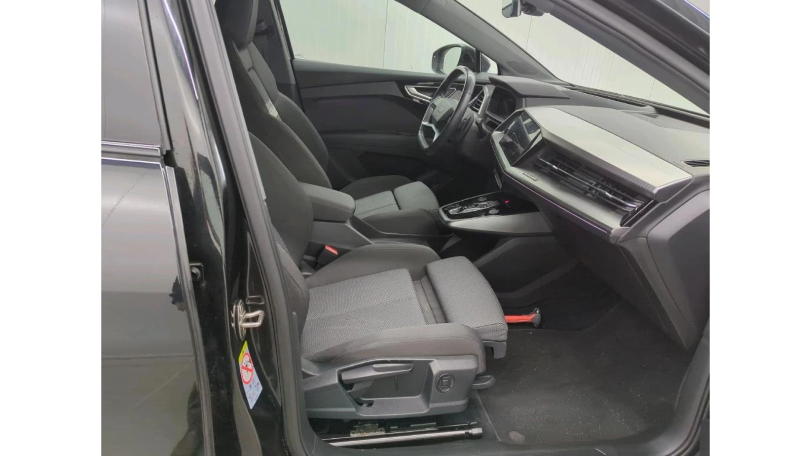 Audi Q4  E-tron 50 Advanced , снимка 9 - Автомобили и джипове - 53959823