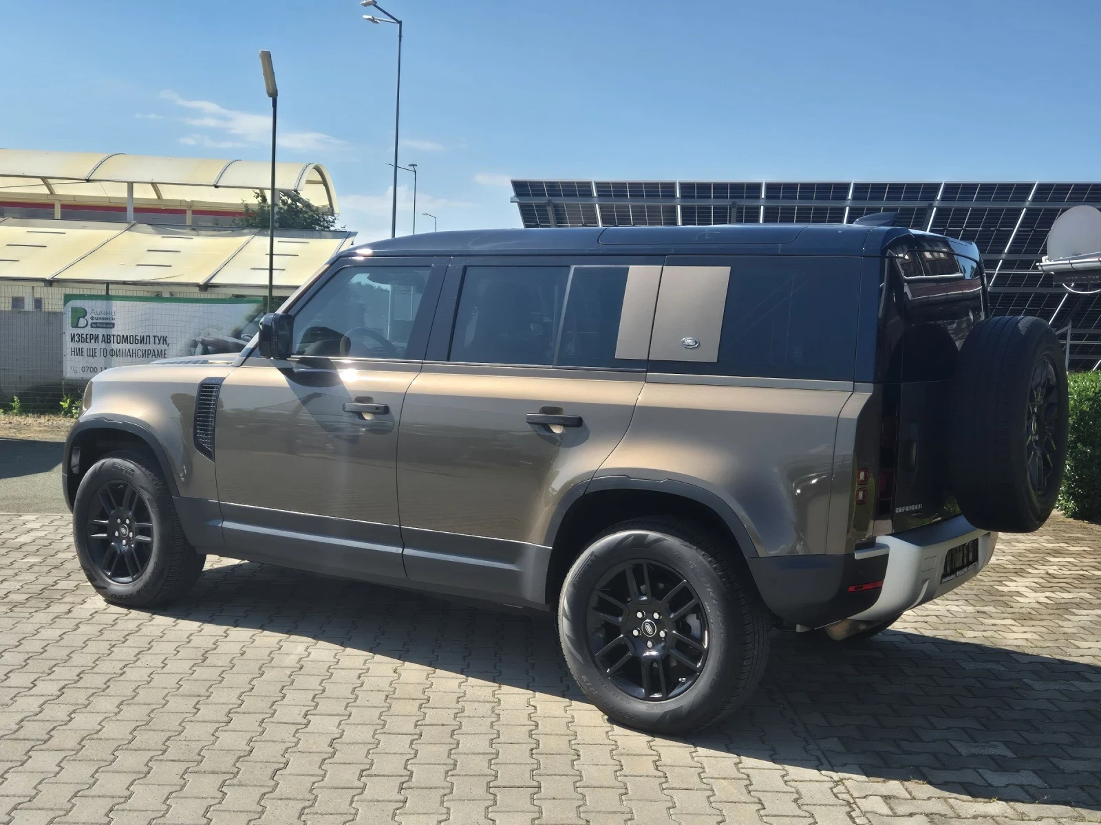 Land Rover Defender D240 S, снимка 10 - Автомобили и джипове - 54668758