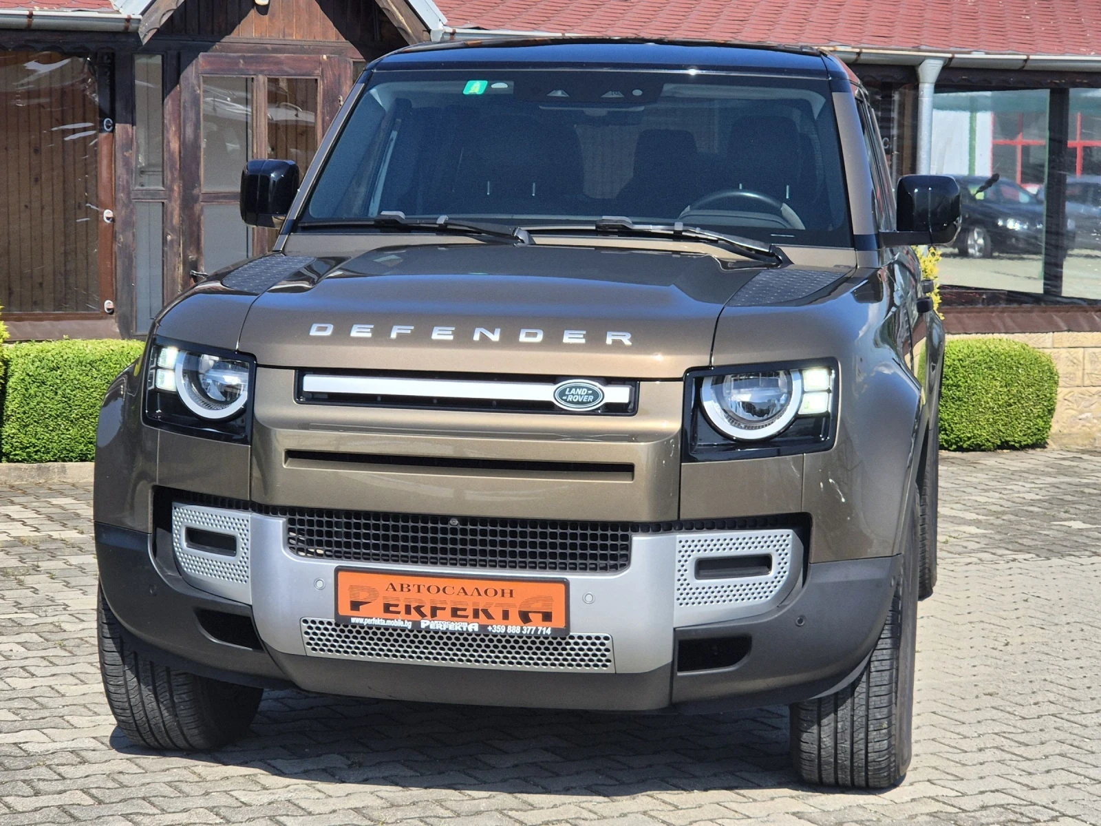 Land Rover Defender D240 S, снимка 3 - Автомобили и джипове - 54668758