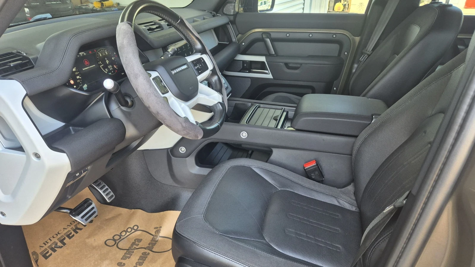 Land Rover Defender D240 S, снимка 12 - Автомобили и джипове - 54668758