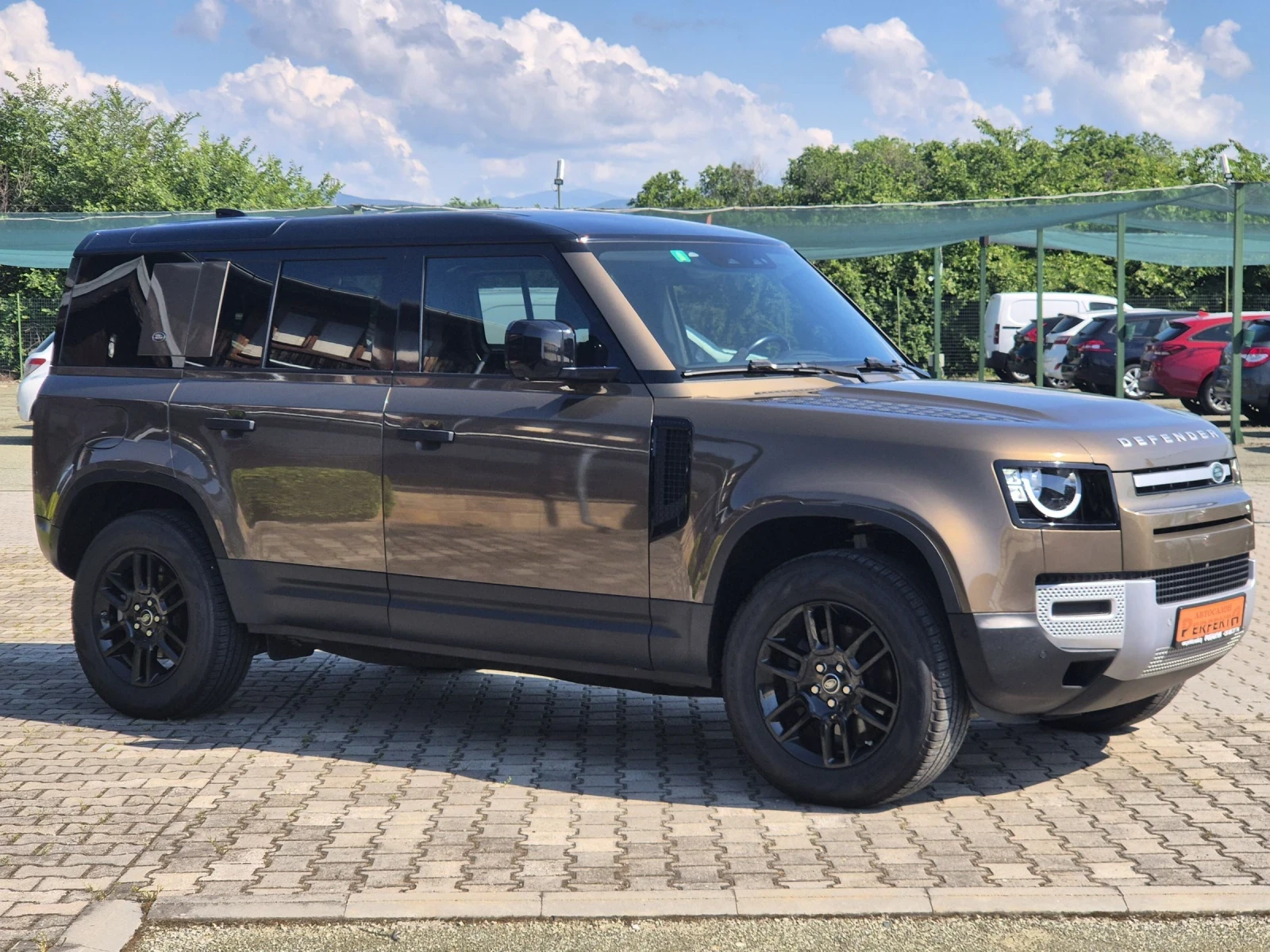 Land Rover Defender D240 S, снимка 6 - Автомобили и джипове - 54668758