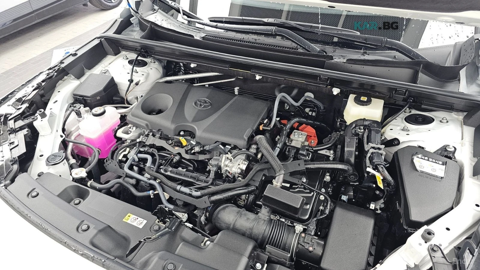 Toyota Rav4 6th GEN/HEV/2WD/2.5, снимка 8 - Автомобили и джипове - 55367151