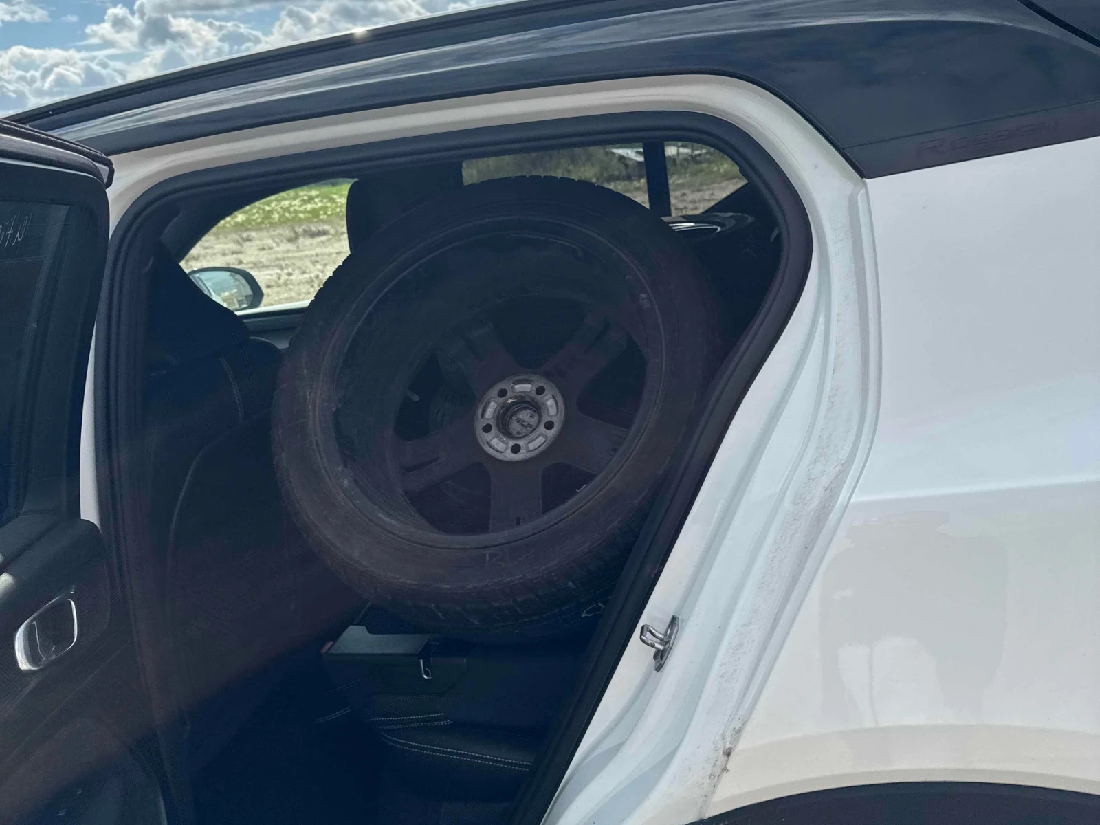 Volvo XC40 * R Design * CARFAX * ФИНАНСИРАНЕ, снимка 10 - Автомобили и джипове - 55995040