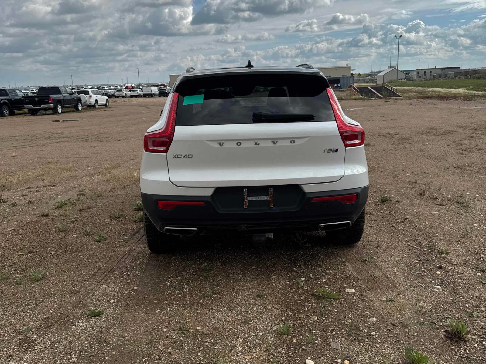 Volvo XC40 * R Design * CARFAX * ФИНАНСИРАНЕ, снимка 4 - Автомобили и джипове - 55995040
