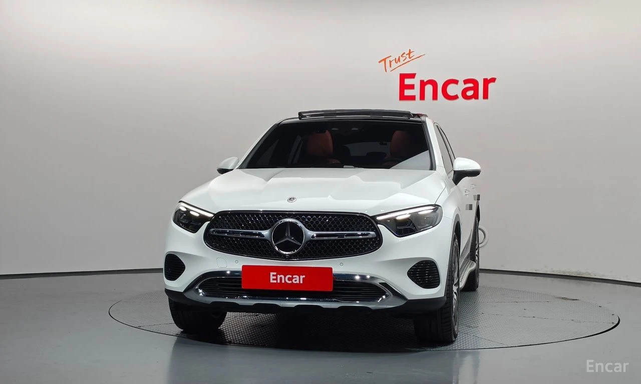 Mercedes-Benz GLC 300 COUPE* AMG* LINE* BURMESTER* ОБДУХВАНЕ* ХЕДЪП* , снимка 3 - Автомобили и джипове - 56119137
