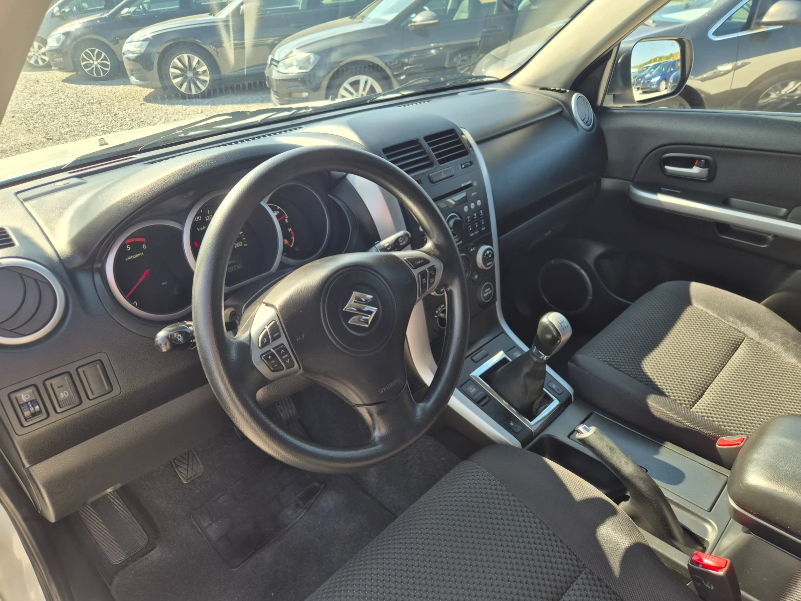Suzuki Grand vitara 1.9 DiD, снимка 7 - Автомобили и джипове - 56353084
