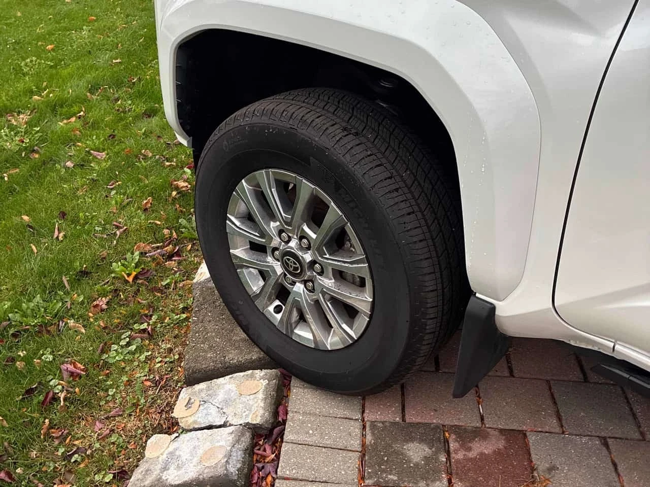 Toyota Tacoma * Hybrid * CARFAX * ��� ������������ ������ | Mobile.bg � ����������� 7