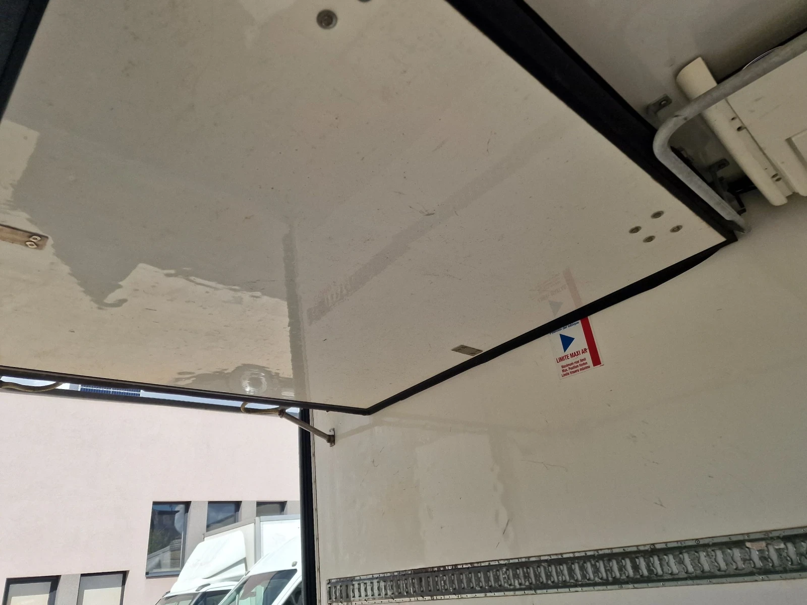 Iveco 35S18 35s17  3.0 HPi швейцарски, снимка 13 - Бусове и автобуси - 54344860