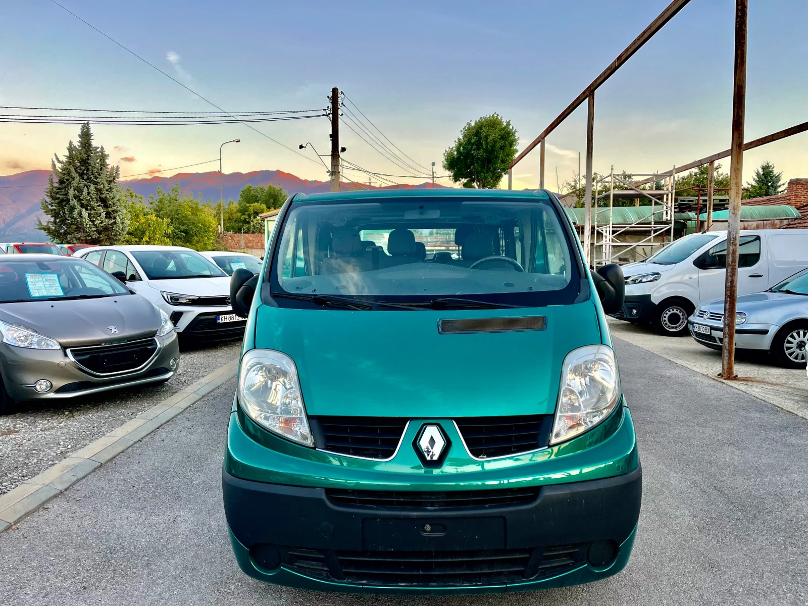 Renault Trafic 2.0 dci / Passenger - 8+ 1 места, снимка 2 - Бусове и автобуси - 56335907