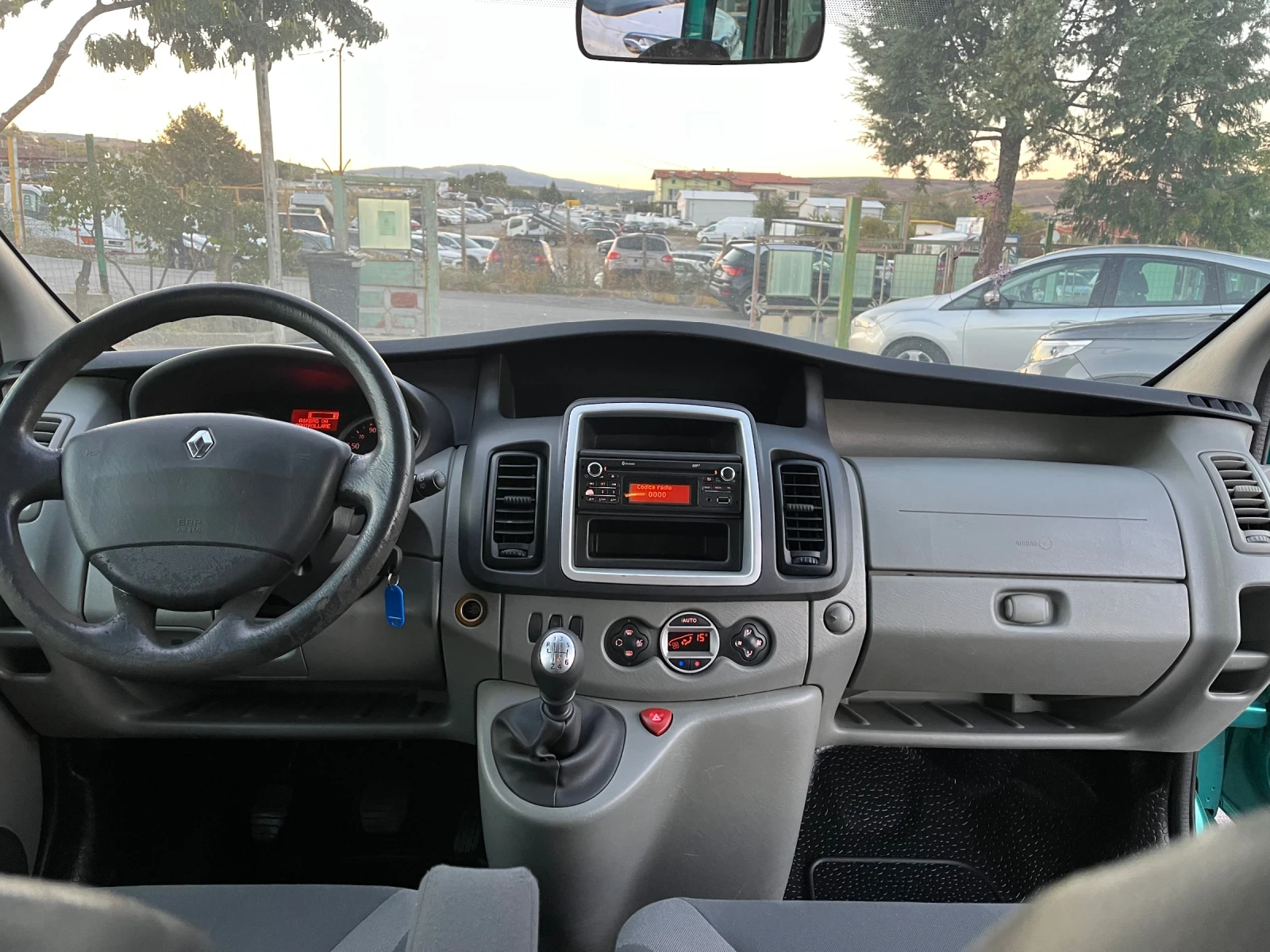Renault Trafic 2.0 dci / Passenger - 8+ 1 места, снимка 7 - Бусове и автобуси - 56335907