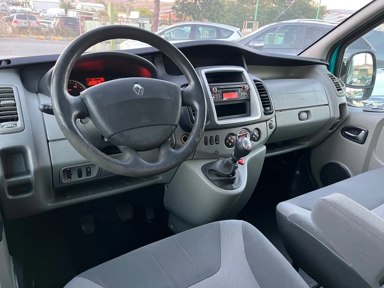 Renault Trafic 2.0 dci / Passenger - 8+ 1 места, снимка 8 - Бусове и автобуси - 56335907