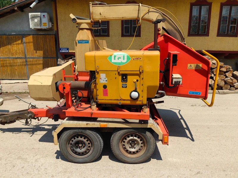 Специализирани машини Машини за дърводобив Дробилка за клони LGU MASTER II-25, снимка 2 - Селскостопанска техника - 50983780