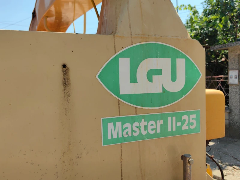 Специализирани машини Машини за дърводобив Дробилка за клони LGU MASTER II-25, снимка 10 - Селскостопанска техника - 50983780