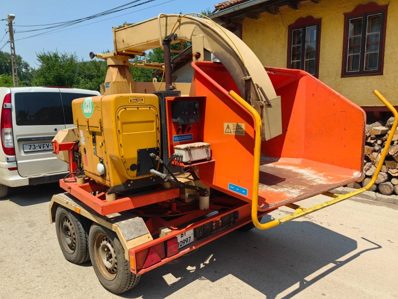 Специализирани машини Машини за дърводобив Дробилка за клони LGU MASTER II-25, снимка 4 - Селскостопанска техника - 50983780